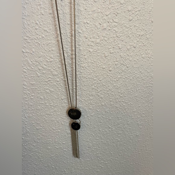 Set of 3 necklaces: silver circles, light blue/navy beads, elephant charm - Picture 4 of 5